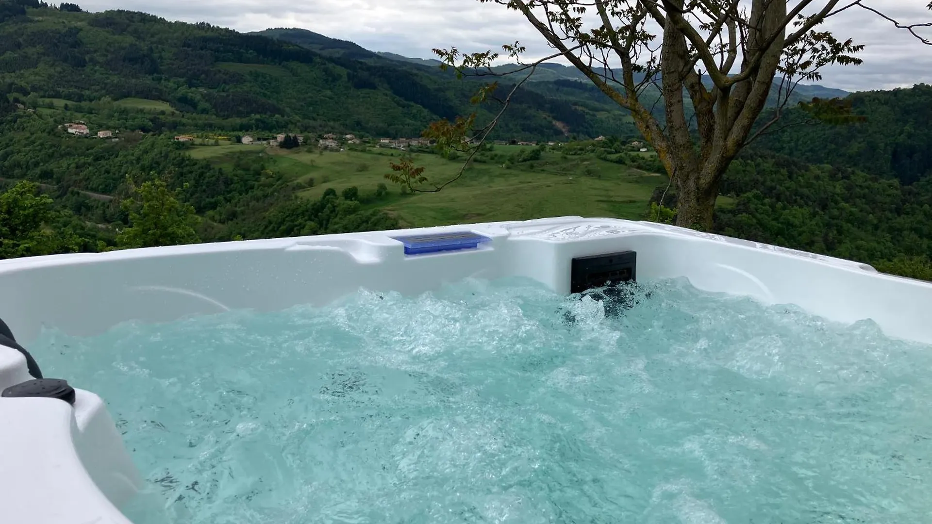 Ardeche, Gites La Cote Des Buis, Avec Piscine Interieure, Jacuzzi, Vallee Du Doux Empurany 別荘